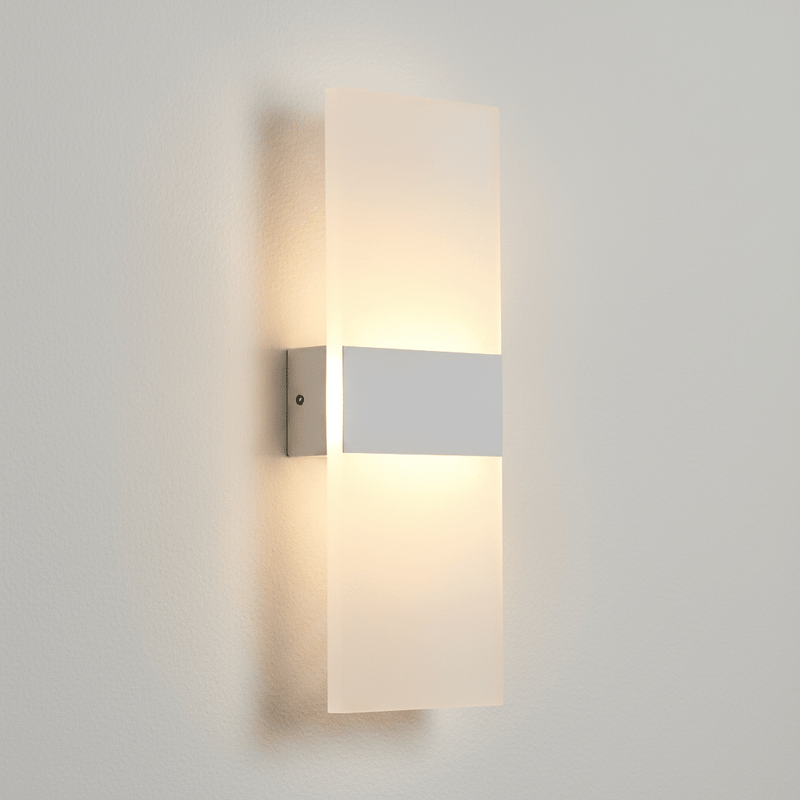 Zaevia Linear: Minimalist Acrylic Sconce - Wall Light | Zaevia