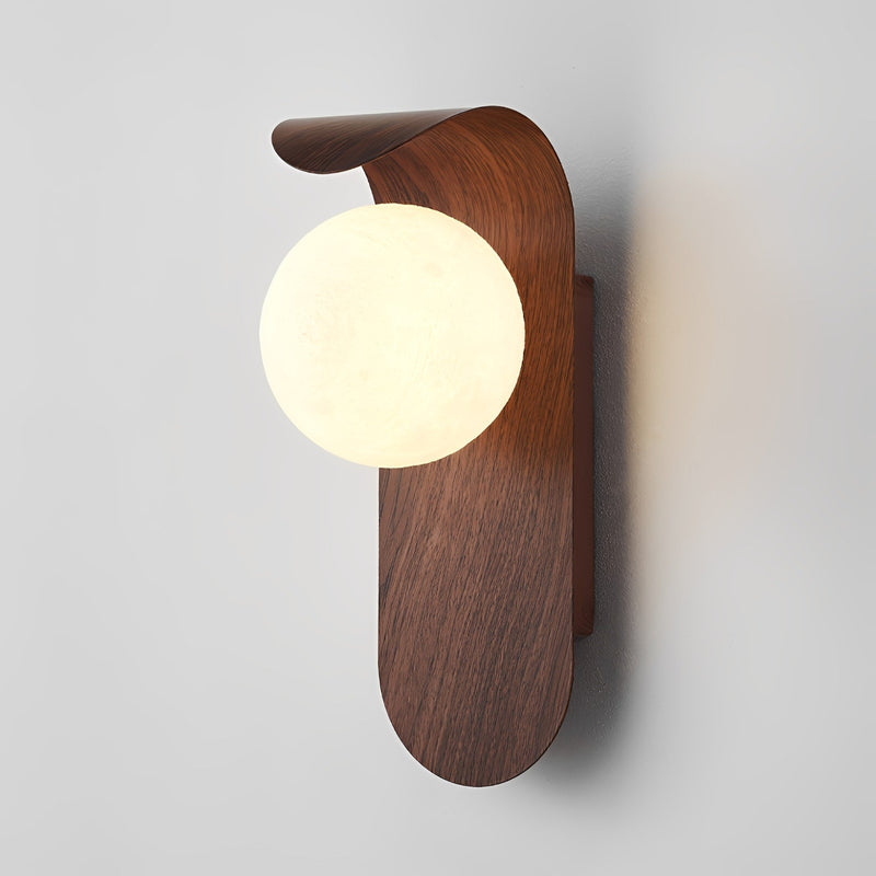 Zaevia Kora: Curved Wood Sconce - Wall Light | Zaevia